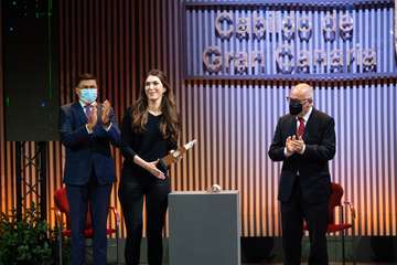 El Cabildo entrega sus honores y distinciones a 19 personas y entidades por su labor en favor de la sociedad grancanaria/TA.